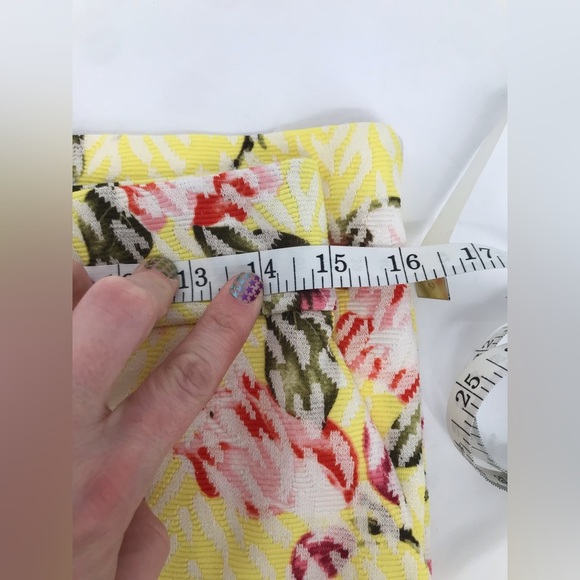 Colorful Floral Textured Pencil Skirt - Picture 7 of 11